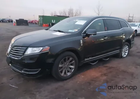 2019 Lincoln Mkt Livery z USA, uszkodzony, nr VIN 2LMHJ5NK1KBL04429